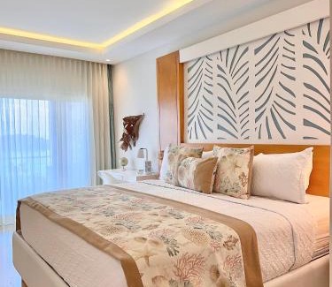 Samana Apartment | Stunning Bay View Condo, Pool