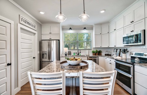 Sevierville House | Stunning farmhouse with Mountain View’s!