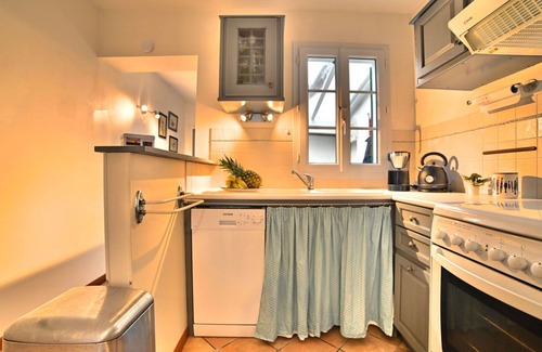 Saint-Denis-d'Oleron House | Stunning villa for 4 guests with WIFI, TV, terrace and pets allowed