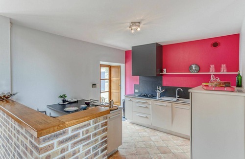 Saint-Ouen-La-Rouerie Villa | Stunning private villa for 6 people with WIFI, TV, terrace and panoramic view