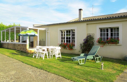 Saint-Vigor-le-Grand House | Stunning private villa for 6 people with WIFI, TV, terrace and pets allowed