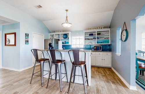 Freeport House | Stunning | Gulf Views | Large Deck | Dog Haven