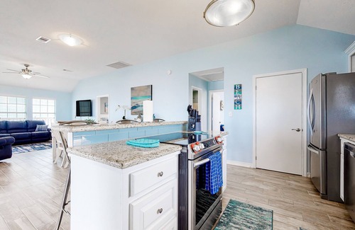 Freeport House | Stunning | Gulf Views | Large Deck | Dog Haven