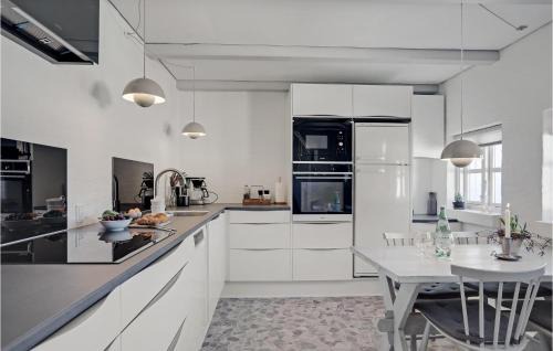 Skiveren House | Stunning Home In Ålbæk With Wifi