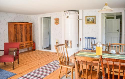 Odeshog Municipality House | Stunning Home In Ödeshög With Wifi