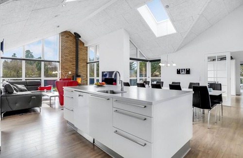 Blavand Strand House | Stunning home in Blåvand with WiFi