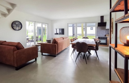 Den Oever House | Stunning home in Den Oever with WiFi