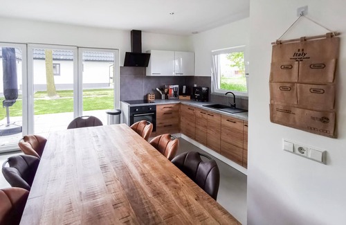 Den Oever House | Stunning home in Den Oever with WiFi