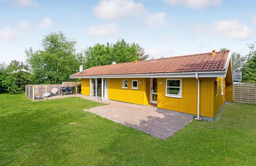 Torup Strand House | Stunning home in Fjerritslev with WiFi