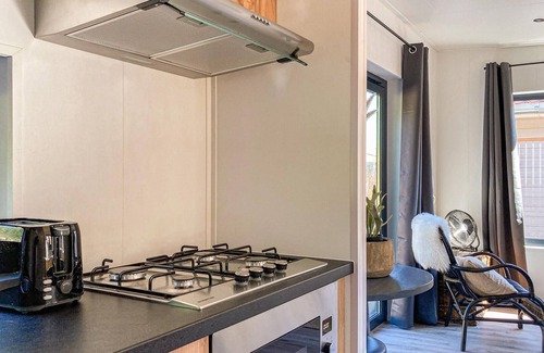 Heinkenszand House | Stunning home in Heinkenszand with WiFi