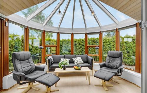 Flovt Strand House | Stunning Home In Haderslev With Wifi