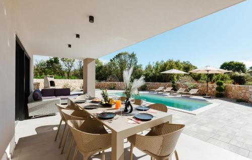 Kras House | Stunning Home In Kras With Wifi