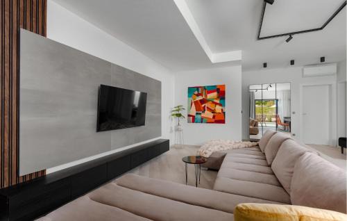 Kras House | Stunning Home In Kras With Wifi