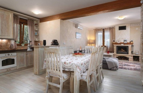 Karigador House | Stunning home in Novigrad with sauna