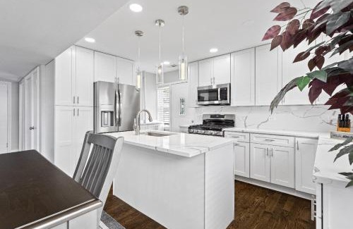 Skokie House | Stunning home in Skokie