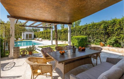 Solin House | Stunning Home In Solin With Wifi