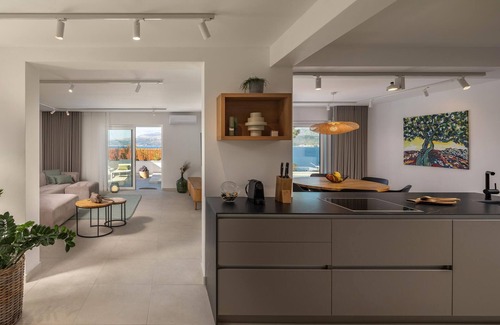 Splitska House | Stunning home in Splitska