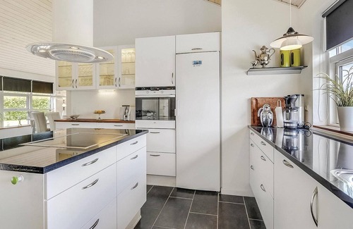 Egense House | Stunning home in Storvorde with kitchen