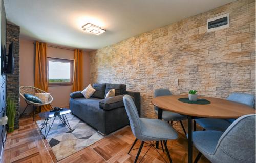 Ludbreg House | Stunning Home In Vinogradi Ludbreski