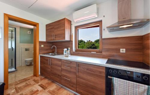 Ludbreg House | Stunning Home In Vinogradi Ludbreski