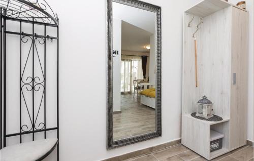 Vrsi House | Stunning Home In Vrsi With Sauna