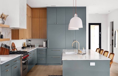 Blackshear-Prospect Hill House | Stunning Home | Pool | Fireplace | Downtown Views