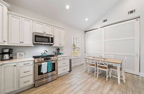 San Leon House | Stunning Home with Expansive Pool & Game Room