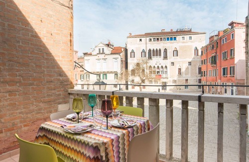 Castello House | Stunning house, 4 bedrooms, 3 outside spaces, near St Mark's, in a typical square