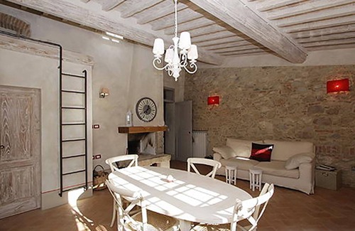 Cetona House | Stunning house completely renovated in the Tuscan city of Cetona