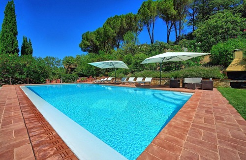 Magliano Villa | Stunning private villa with WIFI, A/C, pool, TV, balcony, panoramic view, close to Greve In Chianti