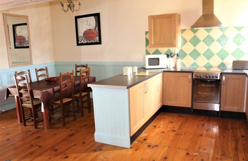 Nehou House | Stunning La Grange Cottage, Child-Friendly, Heated Pool Great Facilities