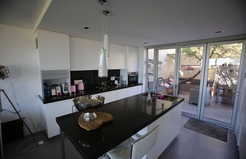 Bloubergstrand House | Stunning luxury beachfront villa in Dolphin Beach