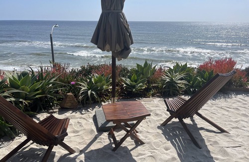 Central Malibu House | Stunning Malibu Oceanfront Estate w/2 Guesthouses, Pool, Tennis Court