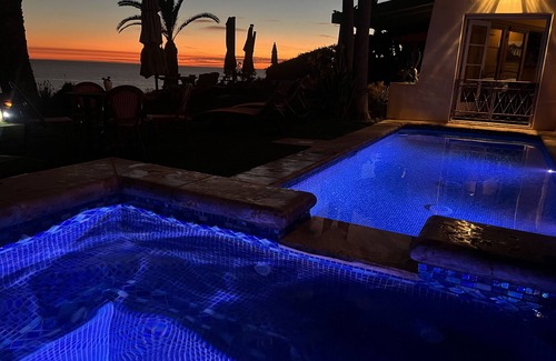 Central Malibu House | Stunning Malibu Oceanfront Estate w/2 Guesthouses, Pool, Tennis Court