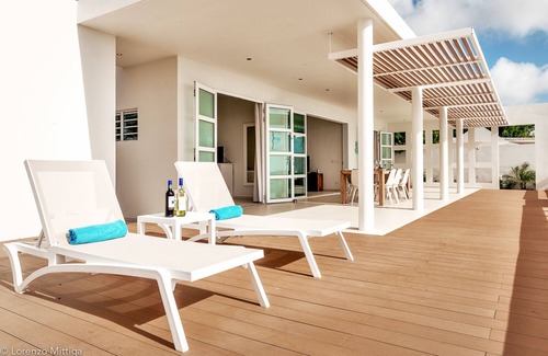 Playa Villa | Stunning modern oceanfront villa