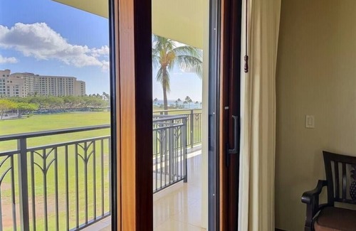Ko Olina Condo | Stunning Ocean View Luxury Suite - Ko Olina Beach Villas O421 End Unit