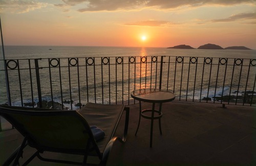 Downtown Mazatlan Condo | Stunning oceanfront view with rare view of famousncliff divers.