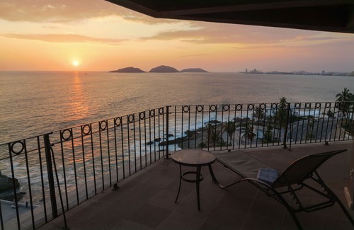 Downtown Mazatlan Condo | Stunning oceanfront view with rare view of famousncliff divers.