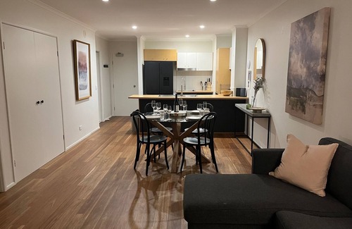 New Farm Apartment | Stunning One Bedroom Unit in the Heart of Kangaroo Point