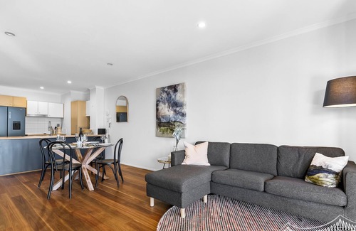 New Farm Apartment | Stunning One Bedroom Unit in the Heart of Kangaroo Point