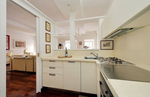 Rome City Centre Apartment | Stunning Pantheon View experience in the heart of Rome