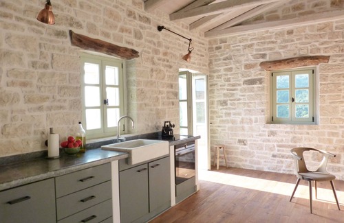 Magazia House | Stunning & peaceful villa - fabulous pool and walk to beach.