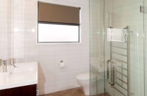 Wanaka Cottage | Stunning Pembroke Villa