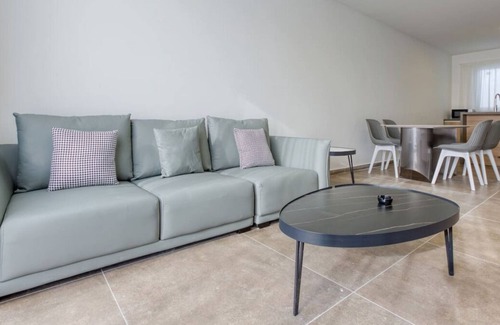 Bugibba Apartment | Stunning Penthouse with Large Terrace in St Pauls