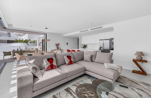 Ojen Apartment | Stunning Penthouse with Panoramic Sea & Mountain Views Near Marbella