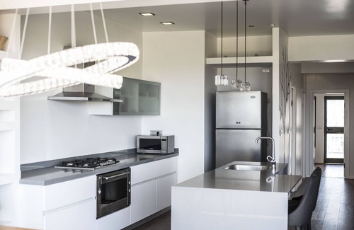 Tel Aviv Promenade Apartment | Stunning PENTHOUSE with AMAZING BEACH view + fits up to 7 ppl
