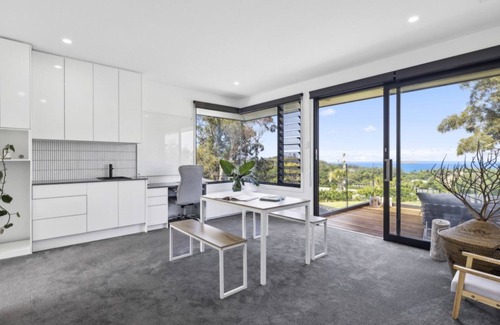 Korora House | Stunning, Pool, Sauna, Gym, Spa, Sleeps 13