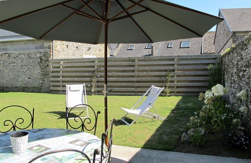 Bretteville-sur-Ay House | Stunning private villa for 6 people with WIFI, TV, terrace and pets allowed