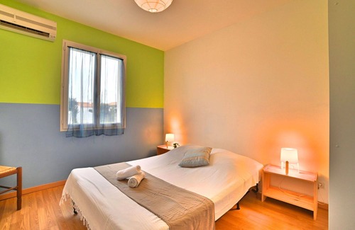 Cheray House | Stunning private villa for 10 people with WIFI, TV, terrace, pets allowed and parking