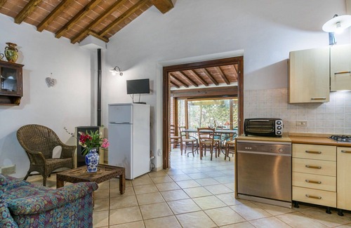 Casale Marittimo House | Stunning private villa for 4 guests with private pool, TV, patio and pets allowed